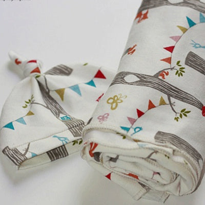 Knit Baby Beanies (Two Ways) by Heather of Littlest Pretty Things